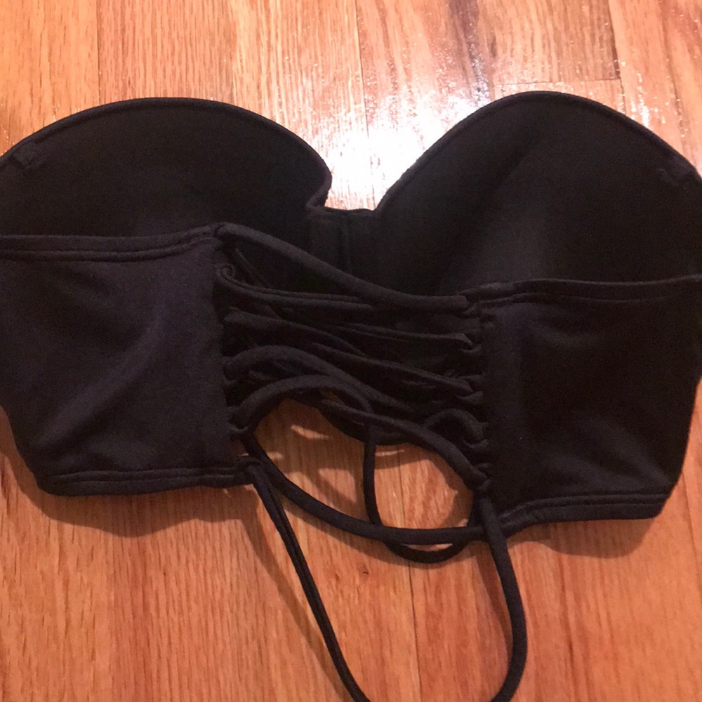 Victoria Secret - Picture 2 of 3